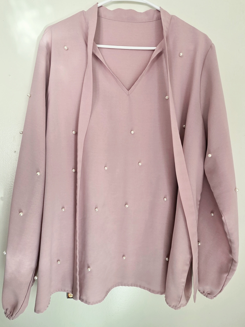 Source Unknown Dusty Pink Pearl-Accent V-Neck Blouse